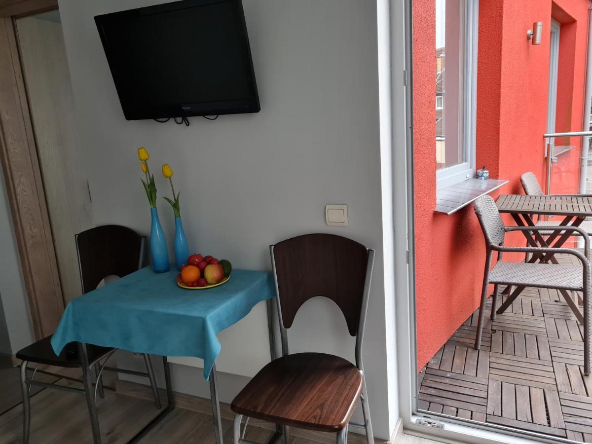 Bela - Pokoje Z Aneksami I Apartamenty Колобжег Экстерьер фото