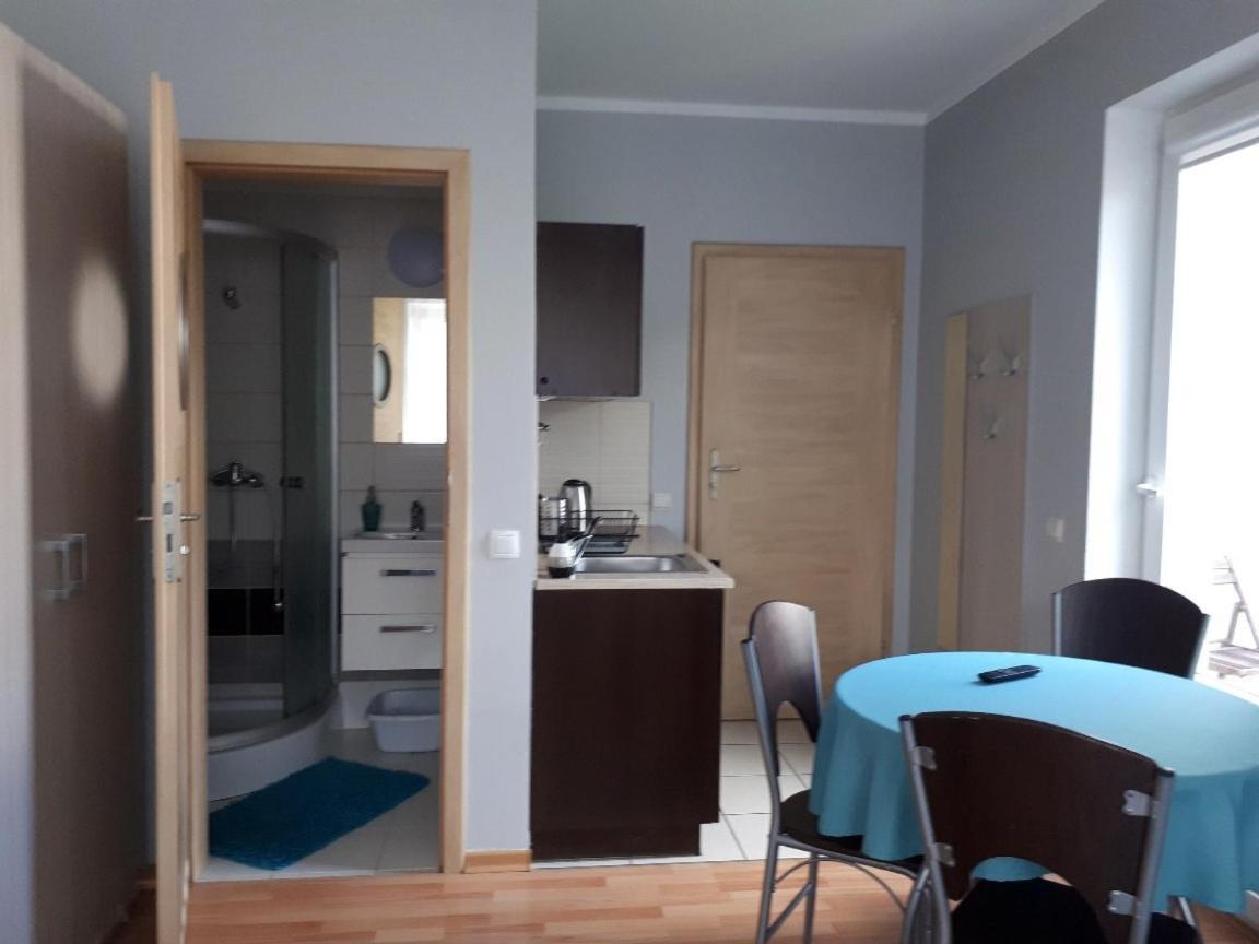 Bela - Pokoje Z Aneksami I Apartamenty Колобжег Экстерьер фото